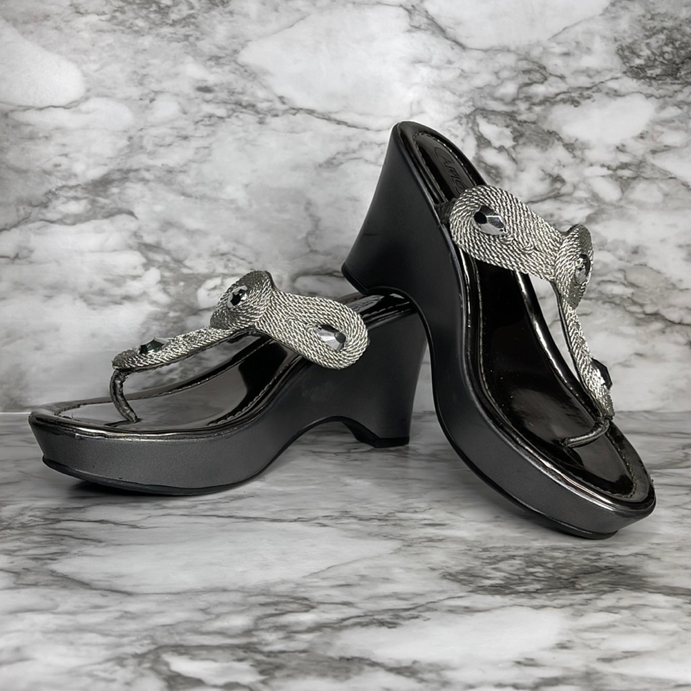 Carlos by Carlos Santana Women Pewter Kona Wedge Sandal Size 6.5